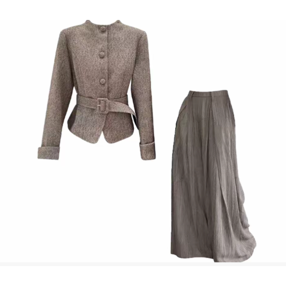 棕色極簡兩件套裝