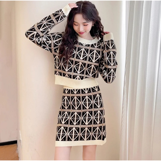 Round-neck checkered suit