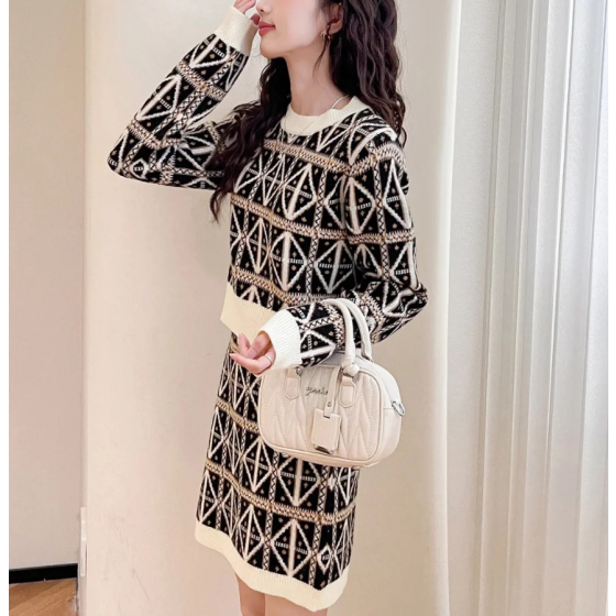 Round-neck checkered suit