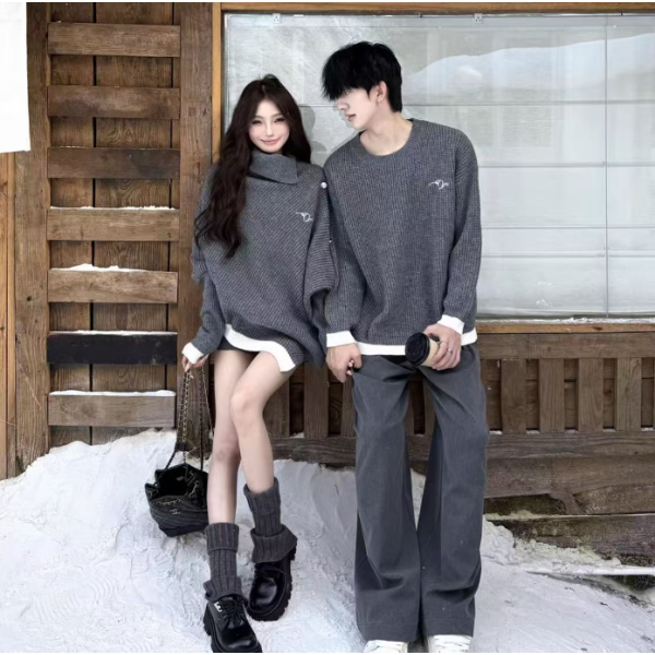 Design-sense knitted couple sweaters (two-piece set)