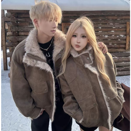 Maillard\'s winter couple collection features an American style with fur and fur in one